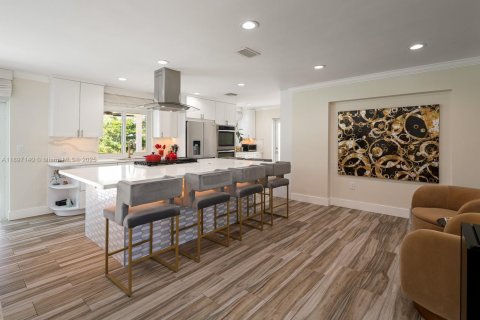 House in South Miami, Florida 3 bedrooms, 126.9 sq.m. № 1955838 - photo 5