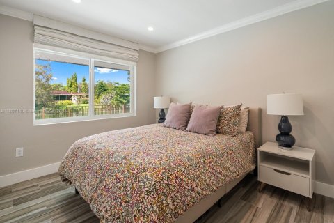 House in South Miami, Florida 3 bedrooms, 126.9 sq.m. № 1955838 - photo 21