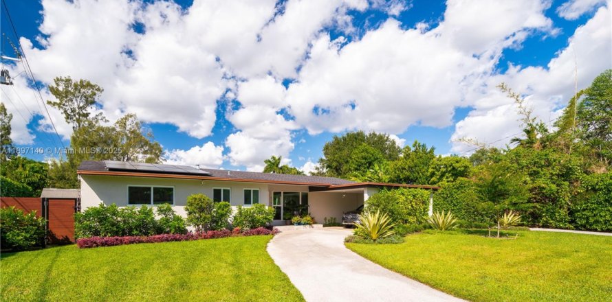 House in South Miami, Florida 3 bedrooms, 126.9 sq.m. № 1955838