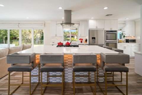 House in South Miami, Florida 3 bedrooms, 126.9 sq.m. № 1955838 - photo 7