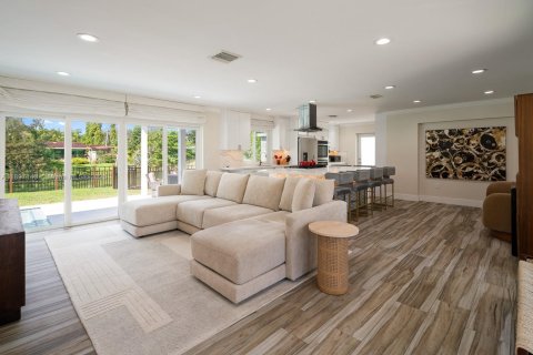 House in South Miami, Florida 3 bedrooms, 126.9 sq.m. № 1955838 - photo 4