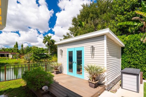 House in South Miami, Florida 3 bedrooms, 126.9 sq.m. № 1955838 - photo 13