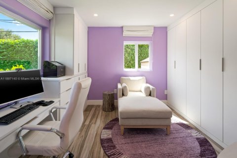 House in South Miami, Florida 3 bedrooms, 126.9 sq.m. № 1955838 - photo 20