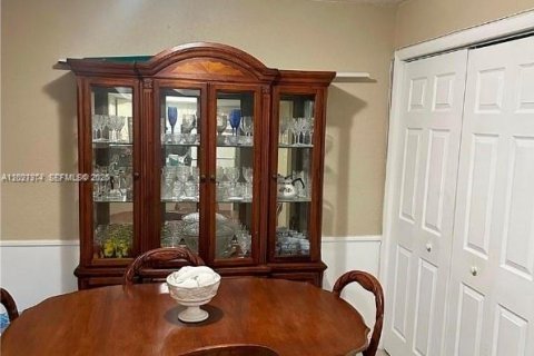 Adosado en venta en North Lauderdale, Florida, 2 dormitorios, 102.94 m2 № 2181419 - foto 5