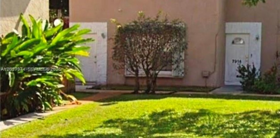 Adosado en North Lauderdale, Florida 2 dormitorios, 102.94 m2 № 2181419