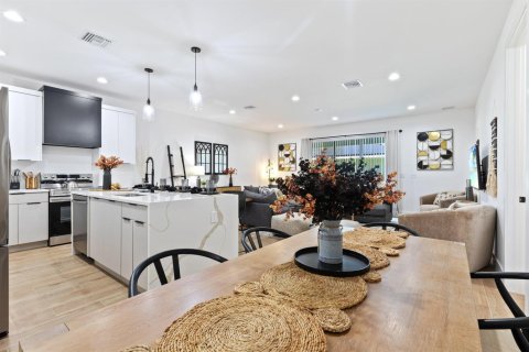 House in Delray Beach, Florida 3 bedrooms, 149.67 sq.m. № 2088004 - photo 12