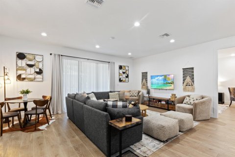 House in Delray Beach, Florida 3 bedrooms, 149.67 sq.m. № 2088004 - photo 4