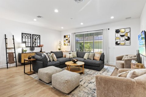 House in Delray Beach, Florida 3 bedrooms, 149.67 sq.m. № 2088004 - photo 2