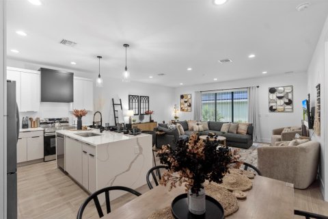 House in Delray Beach, Florida 3 bedrooms, 149.67 sq.m. № 2088004 - photo 7