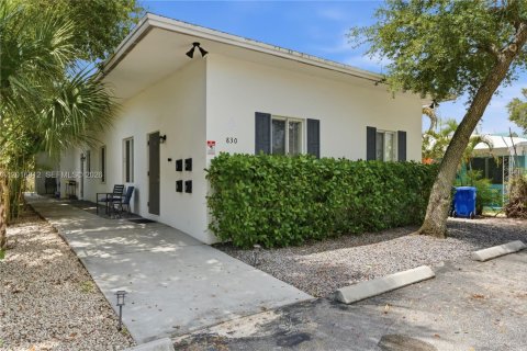 Immobilier commercial à Fort Lauderdale, Floride 176.7 m2 № 2077898