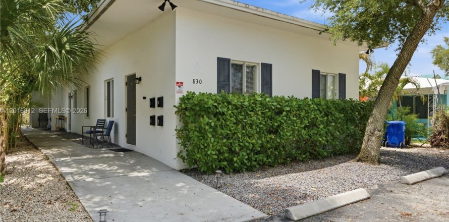 Immobilier commercial à Fort Lauderdale, Floride 176.7 m2 № 2077898