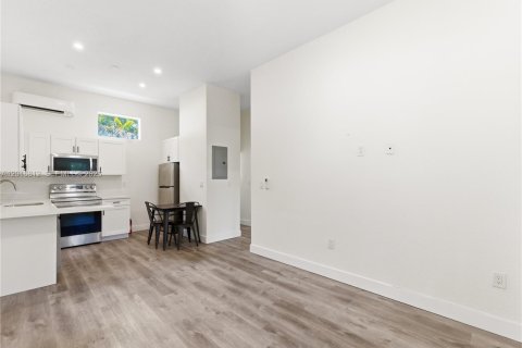 Immobilier commercial à vendre à Fort Lauderdale, Floride: 176.7 m2 № 2077898 - photo 13