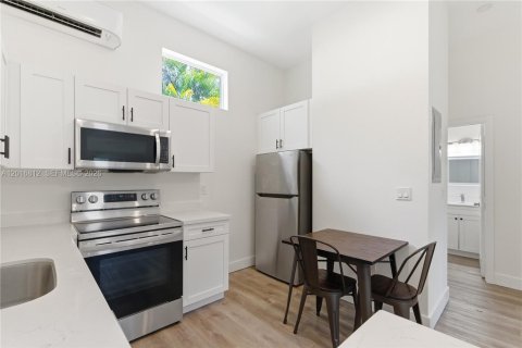 Immobilier commercial à vendre à Fort Lauderdale, Floride: 176.7 m2 № 2077898 - photo 16