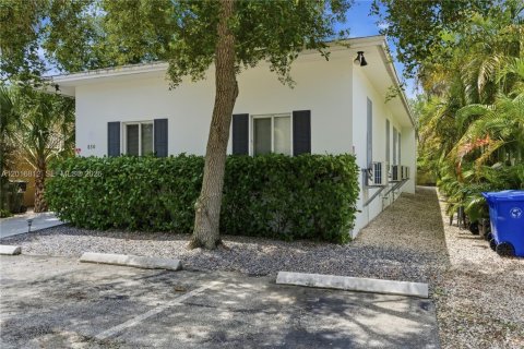 Immobilier commercial à vendre à Fort Lauderdale, Floride: 176.7 m2 № 2077898 - photo 3