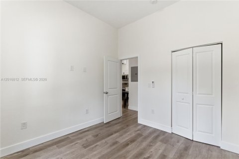 Immobilier commercial à vendre à Fort Lauderdale, Floride: 176.7 m2 № 2077898 - photo 21