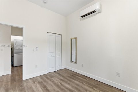 Immobilier commercial à vendre à Fort Lauderdale, Floride: 176.7 m2 № 2077898 - photo 19