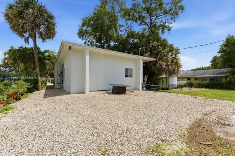 Immobilier commercial à vendre à Fort Lauderdale, Floride: 176.7 m2 № 2077898 - photo 8