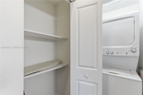 Immobilier commercial à vendre à Fort Lauderdale, Floride: 176.7 m2 № 2077898 - photo 25