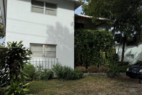 Propiedad comercial en venta en Coral Gables, Florida, 267.56 m2 № 1859632 - foto 4