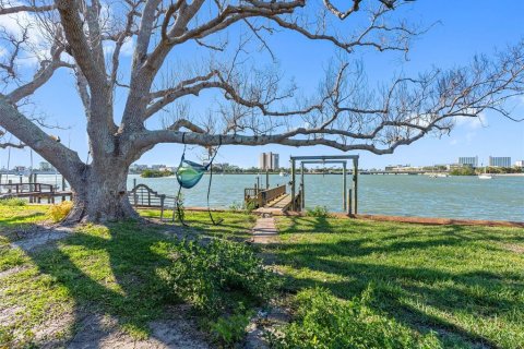 House in South Pasadena, Florida 2 bedrooms, 139.91 sq.m. № 1585948 - photo 4