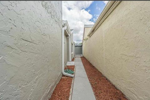 House in New Port Richey, Florida 4 bedrooms, 136.01 sq.m. № 1308958 - photo 21