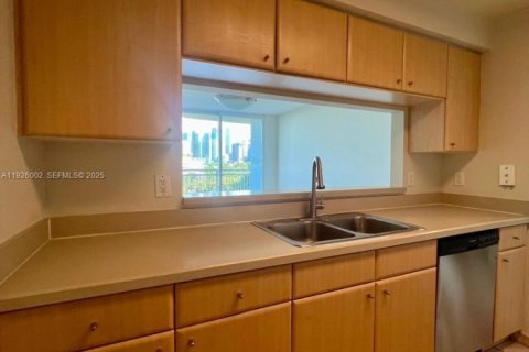 Снять в аренду кондоминиум в Майами, Флорида 1 спальня, 78.97м2, № 1986572 - фото 6