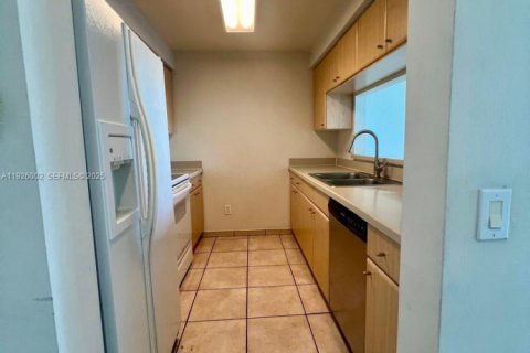 Снять в аренду кондоминиум в Майами, Флорида 1 спальня, 78.97м2, № 1986572 - фото 5