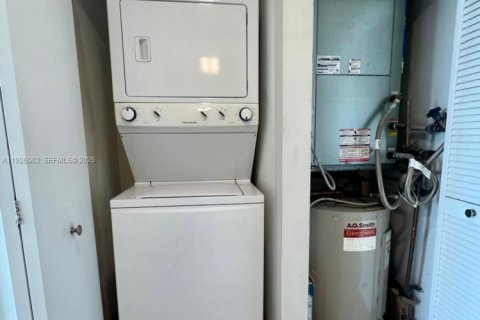 Снять в аренду кондоминиум в Майами, Флорида 1 спальня, 78.97м2, № 1986572 - фото 14