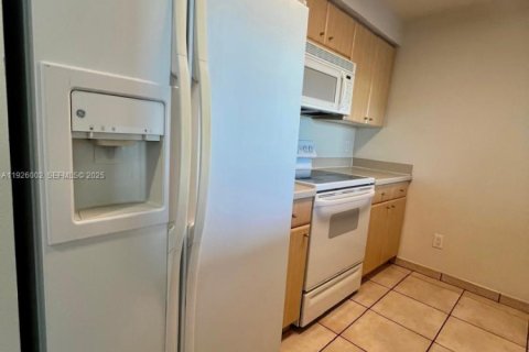 Снять в аренду кондоминиум в Майами, Флорида 1 спальня, 78.97м2, № 1986572 - фото 7