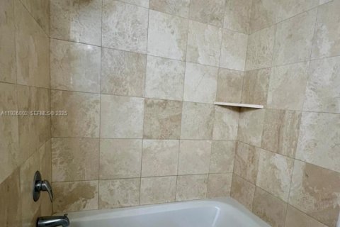 Снять в аренду кондоминиум в Майами, Флорида 1 спальня, 78.97м2, № 1986572 - фото 13