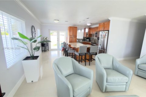 Купить виллу или дом в Хомстед, Флорида 4 спальни, 130.06м2, № 2049916 - фото 16