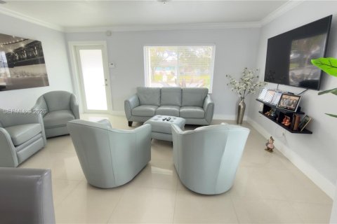 Купить виллу или дом в Хомстед, Флорида 4 спальни, 130.06м2, № 2049916 - фото 8