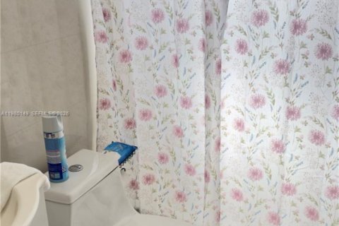 Купить виллу или дом в Хомстед, Флорида 4 спальни, 130.06м2, № 2049916 - фото 29