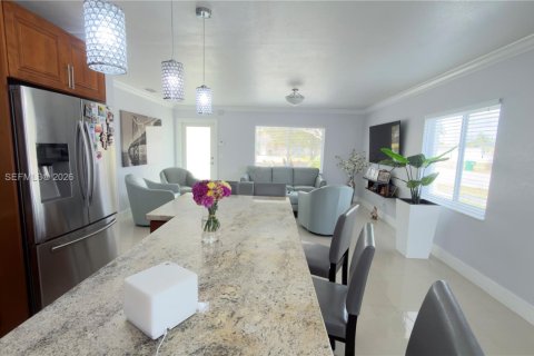 Купить виллу или дом в Хомстед, Флорида 4 спальни, 130.06м2, № 2049916 - фото 11