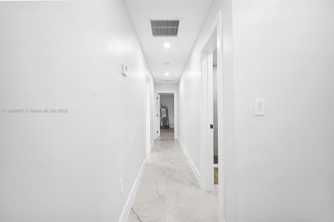 Villa ou maison à vendre à Homestead, Floride: 4 chambres, 202.62 m2 № 1978353 - photo 29