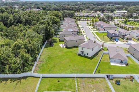 House in ABBOTT SQUARE in Zephyrhills, Florida 5 bedrooms, 221.94 sq.m. № 1796632 - photo 24
