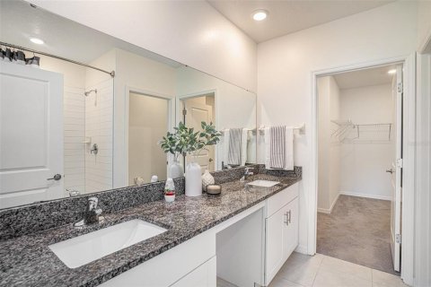 House in ABBOTT SQUARE in Zephyrhills, Florida 5 bedrooms, 221.94 sq.m. № 1796632 - photo 11