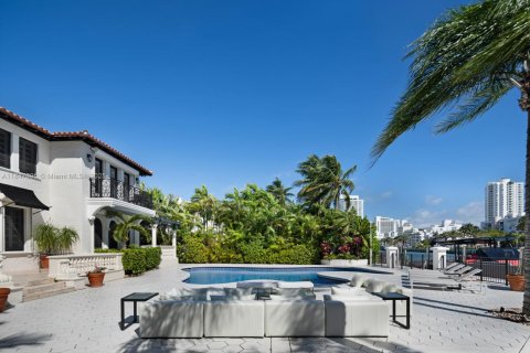 Villa ou maison à louer à Miami Beach, Floride: 7 chambres, 567.08 m2 № 1848757 - photo 16