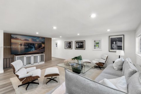 Villa ou maison à louer à Miami Beach, Floride: 7 chambres, 567.08 m2 № 1848757 - photo 10