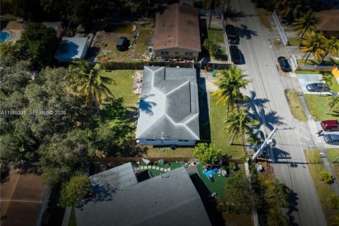 Commercial property in Miami, Florida 32.52 sq.m. № 2044097 - photo 8