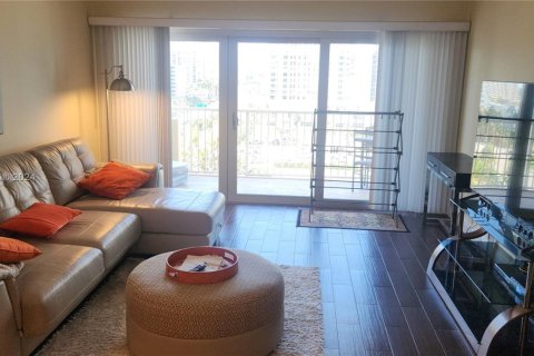 Condominio en alquiler en Hallandale Beach, Florida, 1 dormitorio, 80.82 m2 № 1930105 - foto 14