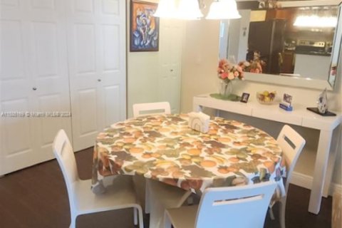 Condominio en alquiler en Hallandale Beach, Florida, 1 dormitorio, 80.82 m2 № 1930105 - foto 16