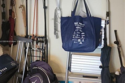 Condominio en alquiler en Hallandale Beach, Florida, 1 dormitorio, 80.82 m2 № 1930105 - foto 19