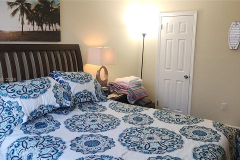 Condominio en alquiler en Hallandale Beach, Florida, 1 dormitorio, 80.82 m2 № 1930105 - foto 10