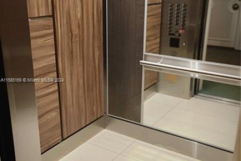 Condominio en alquiler en Hallandale Beach, Florida, 1 dormitorio, 80.82 m2 № 1930105 - foto 30