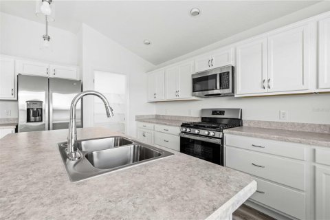 House in The Villages, Florida 3 bedrooms, 131.83 sq.m. № 1525394 - photo 21