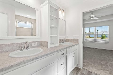 House in The Villages, Florida 3 bedrooms, 131.83 sq.m. № 1525394 - photo 9