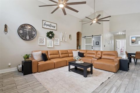 House in Ocoee, Florida 3 bedrooms, 219.25 sq.m. № 2239234 - photo 12