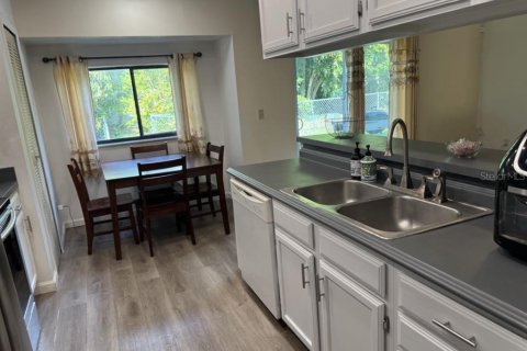 House in Orlando, Florida 4 bedrooms, 161.09 sq.m. № 1795491 - photo 3