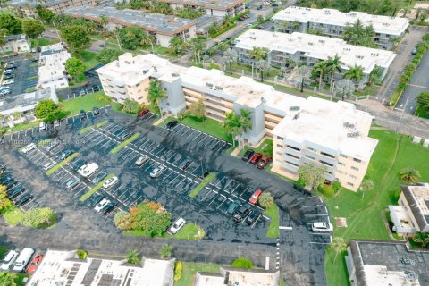 Condominio en venta en Miami, Florida, 3 dormitorios, 111.48 m2 № 1460850 - foto 2